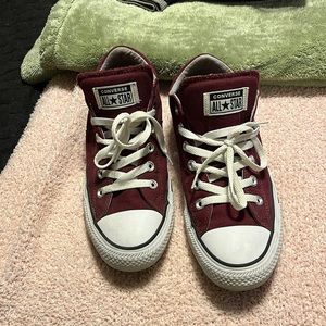 Converse All-Star Low-Tops, maroon and white, BRAND NEW size 9